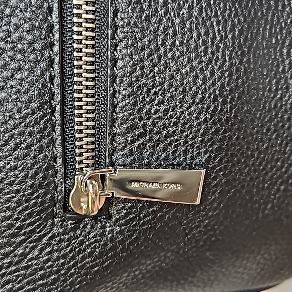 Michael Kors Lillie Messenger Bag Black with Silver Hardware - Picture 8 of 17